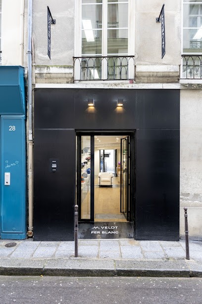 Veldt Paris - Casques Moto, Vélo Et Ski, Magasin d'Equipements et Pièces Moto à Paris 04