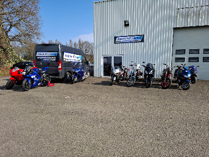Atelier Htc Racing Garage Moto à Tuffé Val de la Chéronne