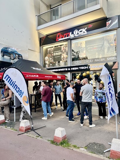 Antilock Team 2R, Magasin d'Equipements et Pièces Moto à Montrouge