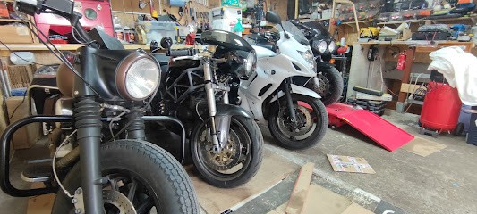 The Black Thumb, Garage Moto à Colombes
