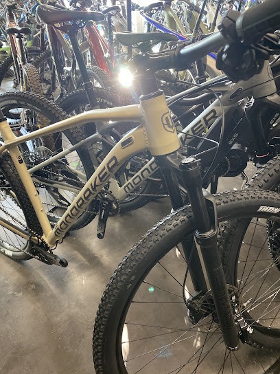 Jpa Sport Motorcycle, Concessionnaire Moto à Mèze