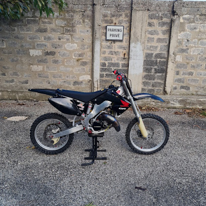 Twinsbikeracing, Garage Moto à Arles