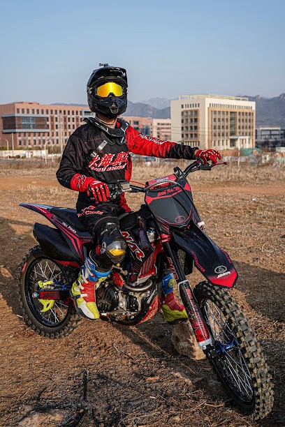BHR MOTO, Magasin d'Equipements et Pièces Moto à Saint-Genès-Champanelle
