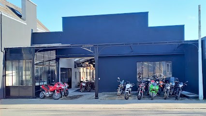 Authentic Racer, Garage Moto à Plouay